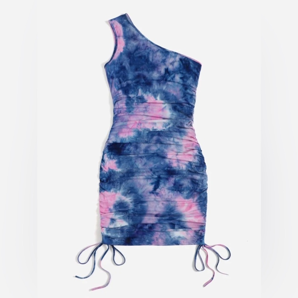Tie-dye pattern one shoulder drawstring knot runched dress.